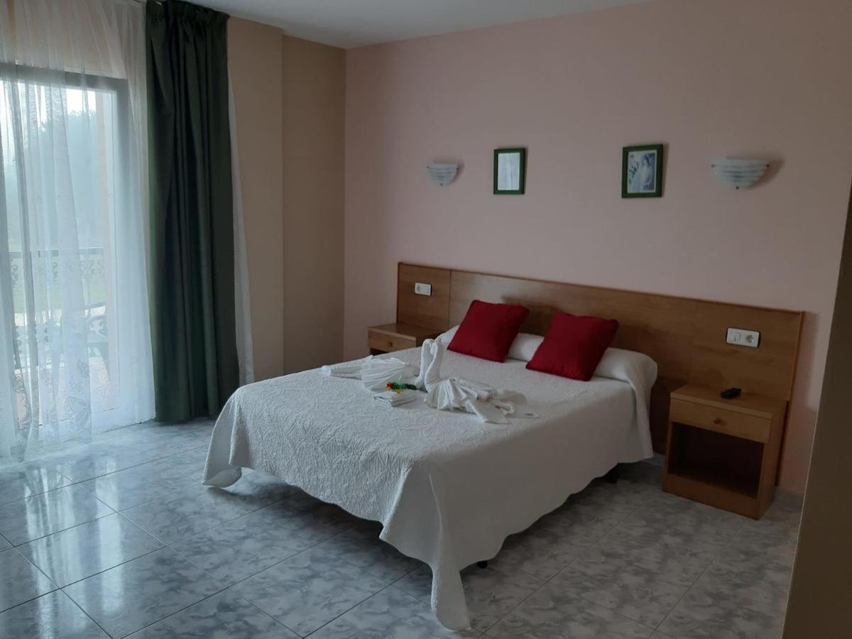 Hotel Chamuinas 산신소 외부 사진